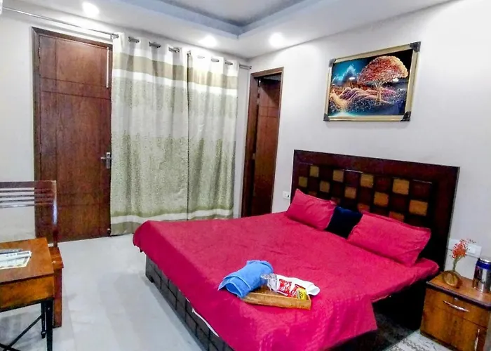 Rose Room Comfy Stay Couples & Family Friendly Close To Saket Metro Station
