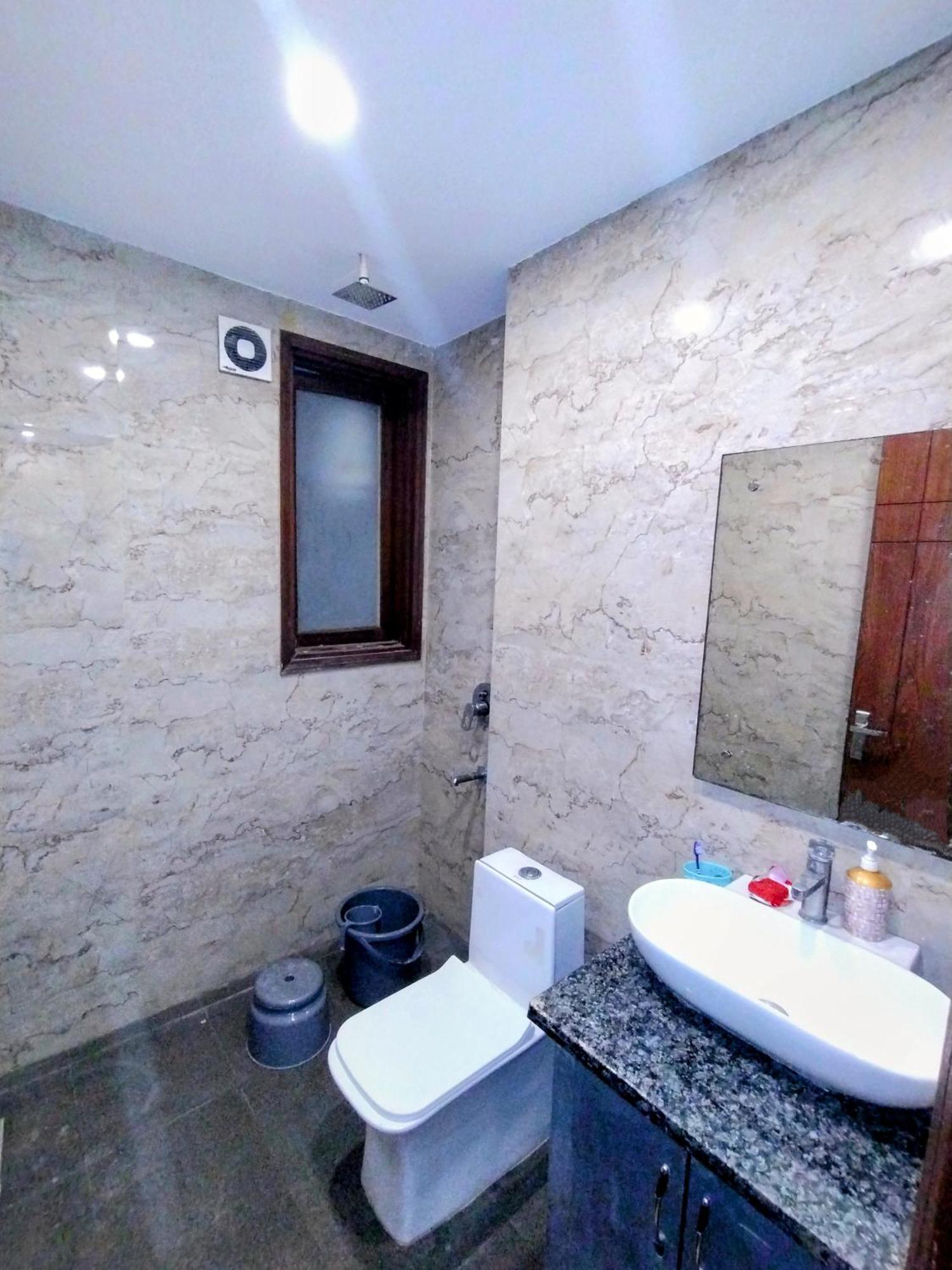 Apartment Rose Comfy Couples & Family Friendly Close To Saket Metro Station *