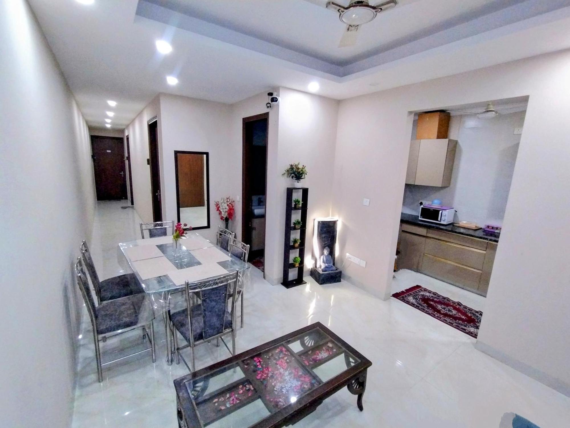 Rose Comfy Couples & Family Friendly Close To Saket Metro Station Apartment New Delhi