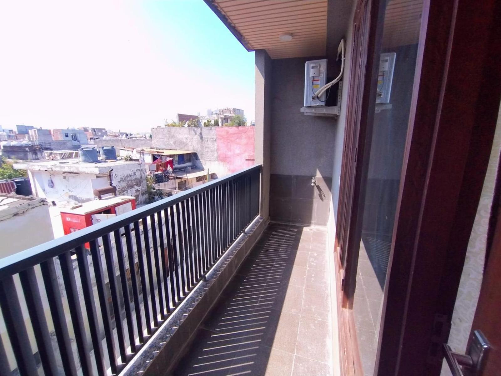 Rose Comfy Couples & Family Friendly Close To Saket Metro Station *